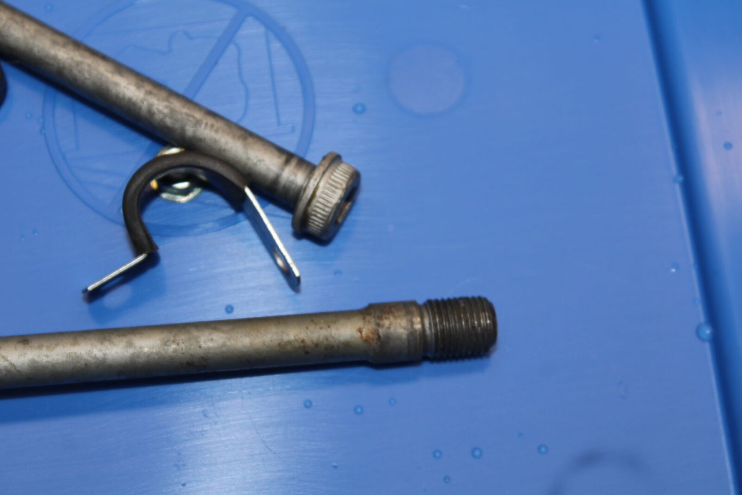 08-10 DUCATI 848 ENGINE MOUNTING BOLTS HARDWARE MOTOR SCREWS BB705