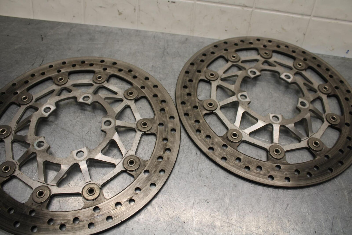 2009 Triumph Daytona 675 FRONT LEFT RIGHT BRAKE ROTORS DISCS T2021040 BB584