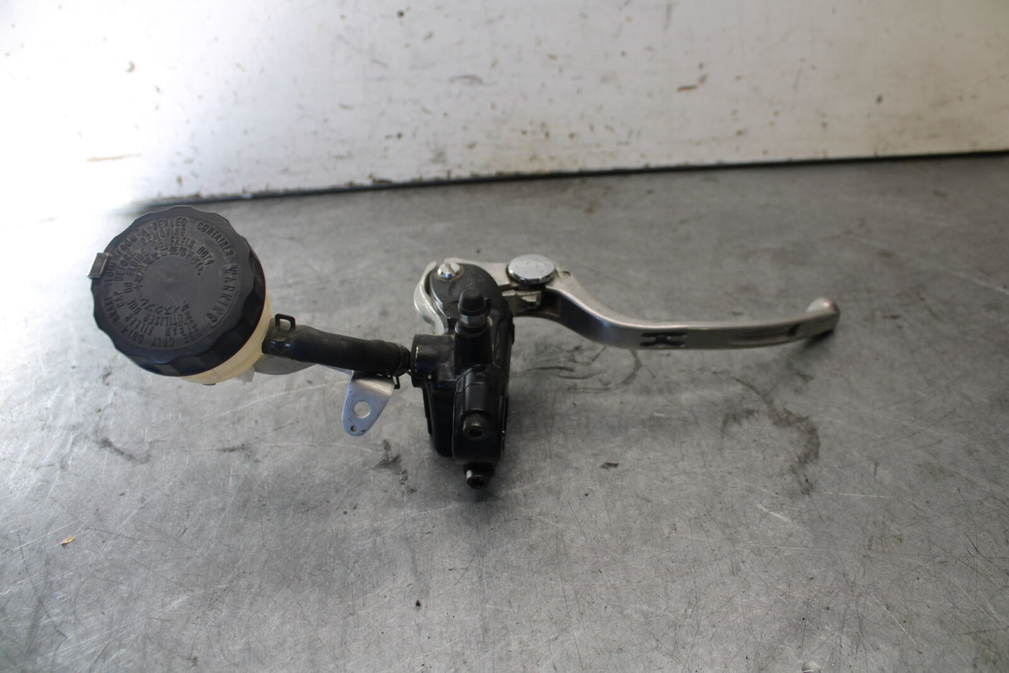 07-08 TRIUMPH DAYTONA 675 FRONT BRAKE MASTER CYLINDER w/ LEVER T2025700 BB685