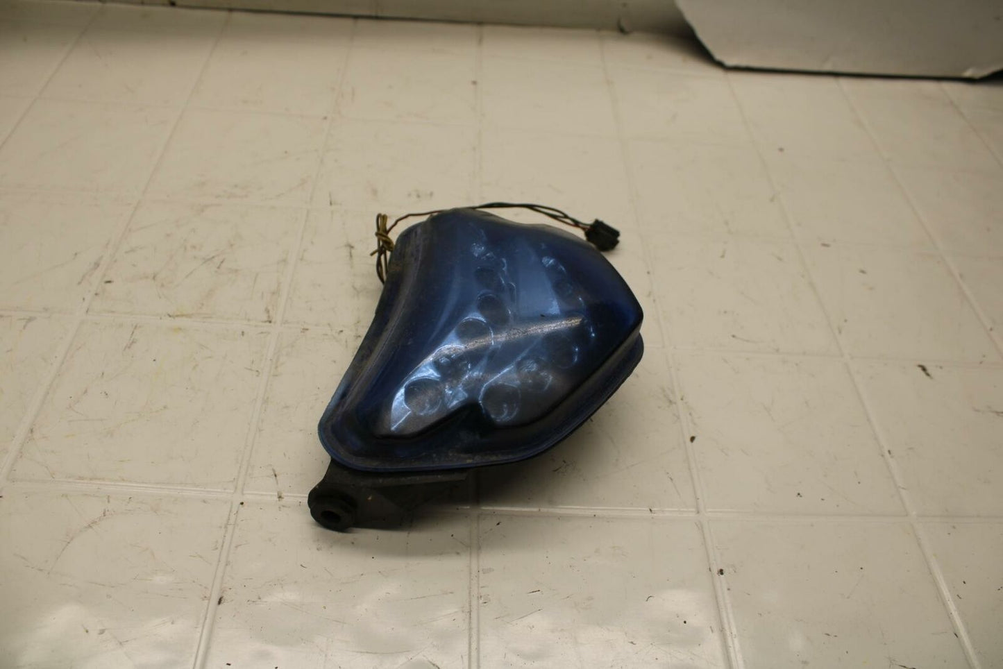 04-05 SUZUKI GSXR750 REAR TAIL TAILLIGHT BACK BRAKE LIGHT BB270b