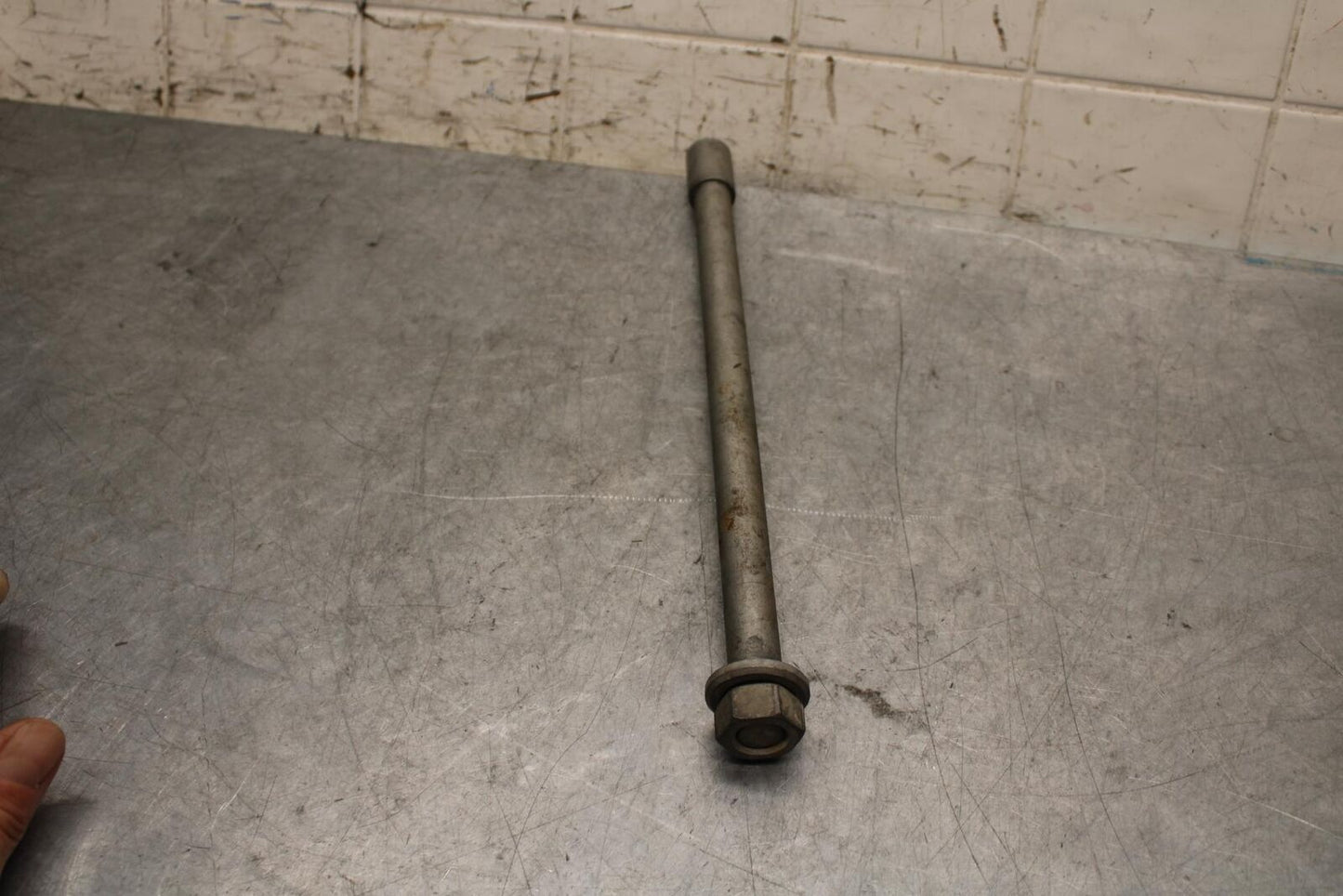 16-17 MOTO GUZZI V7 II REAR AXLE BACK WHEEL RIM PIVOT BOLT AXEL BB57