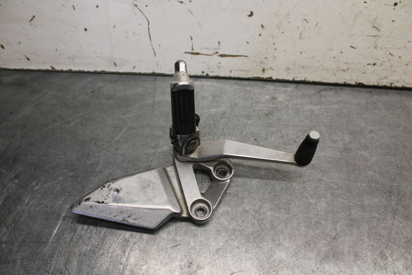 03-07 SUZUKI SV1000S RIGHT LEFT REARSETS REAR SET DRIVER FOOT PEGS BB657