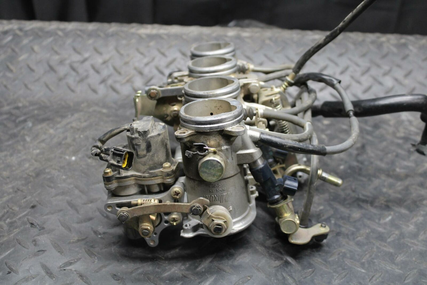 04-05 YAMAHA YZF R1 MAIN FUEL INJECTORS / THROTTLE BODIES BB225