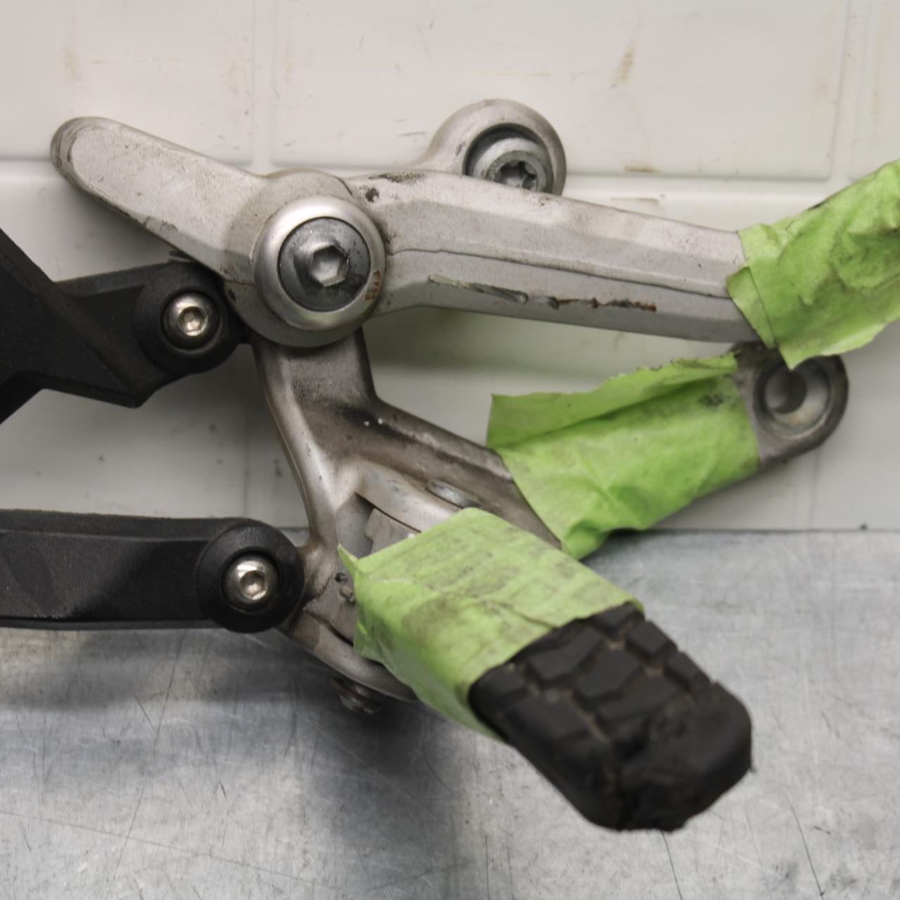 07-11 KTM 990 SUPER DUKE RIGHT REARSET REAR SET DRIVER FOOT PEG REST STOP BB578