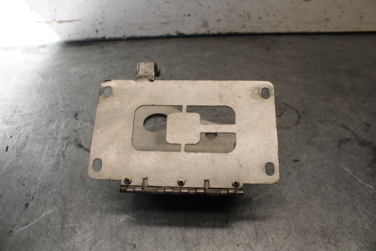 07-08 TRIUMPH DAYTONA 675 AFTERMARKET FENDER ELIMINATOR LICENSE BRACKET BB685