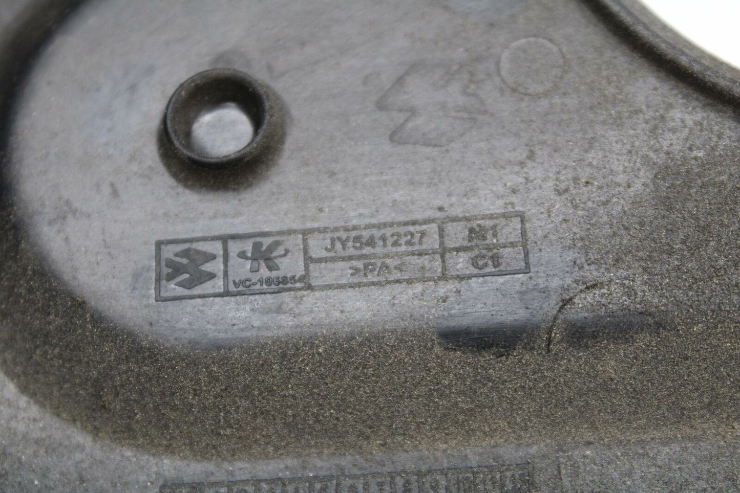 18-20 HUSQVARNA VITPILEN 401 ENGINE SPROCKET COVER BB248