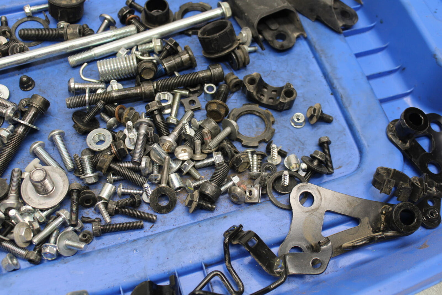 19-24 YAMAHA R3 MOUNTING BOLTS HARDWARE MOTOR SCREWS BB736