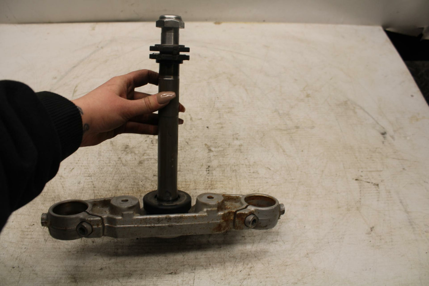 06-21 KAWASAKI VULCAN 900 FRONT FORKS CLAMP LOWER TRIPLE TREE STEM BB363