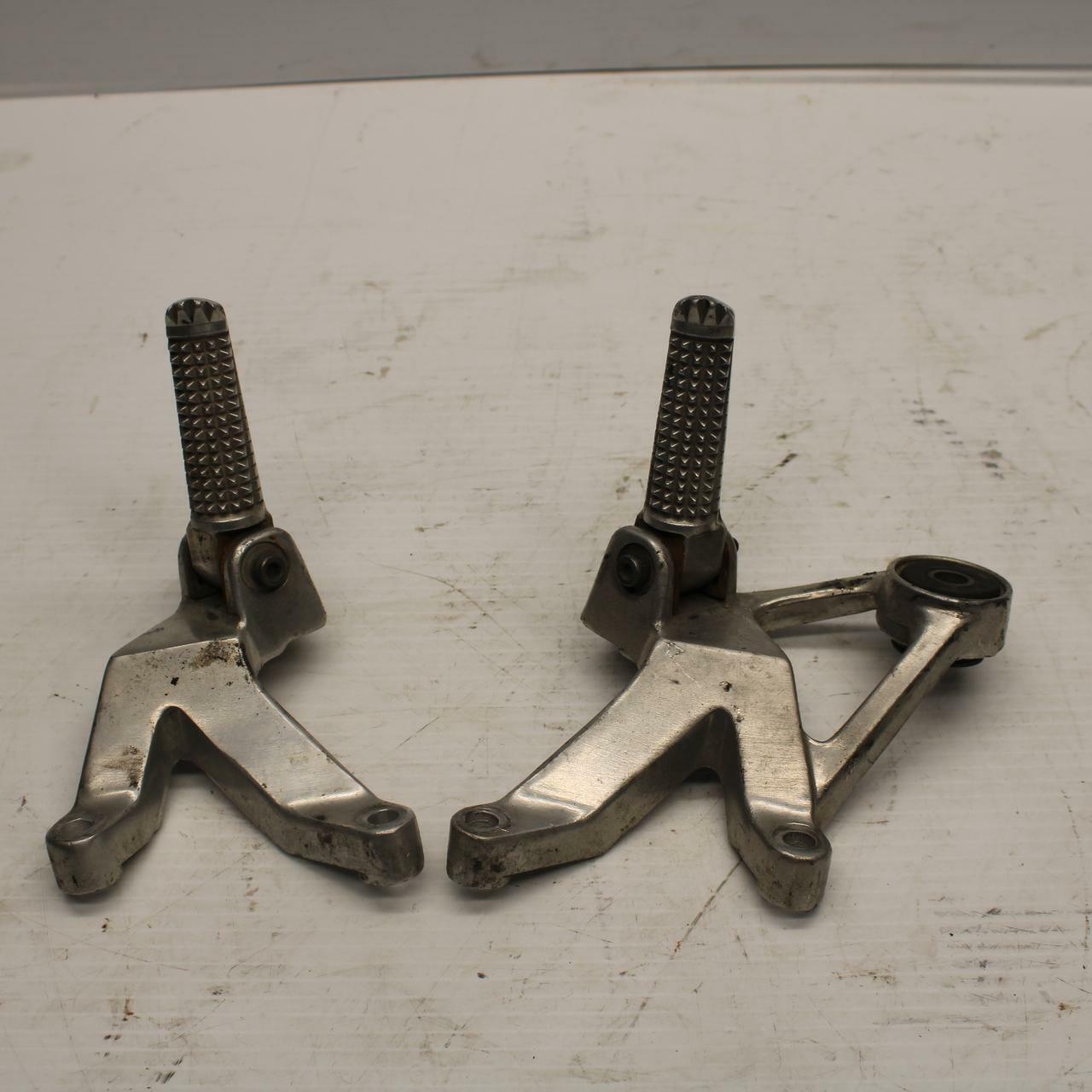 96 YAMAHA YZF750R REAR BACK PASSENGER PEG SET PAIR BB237 B