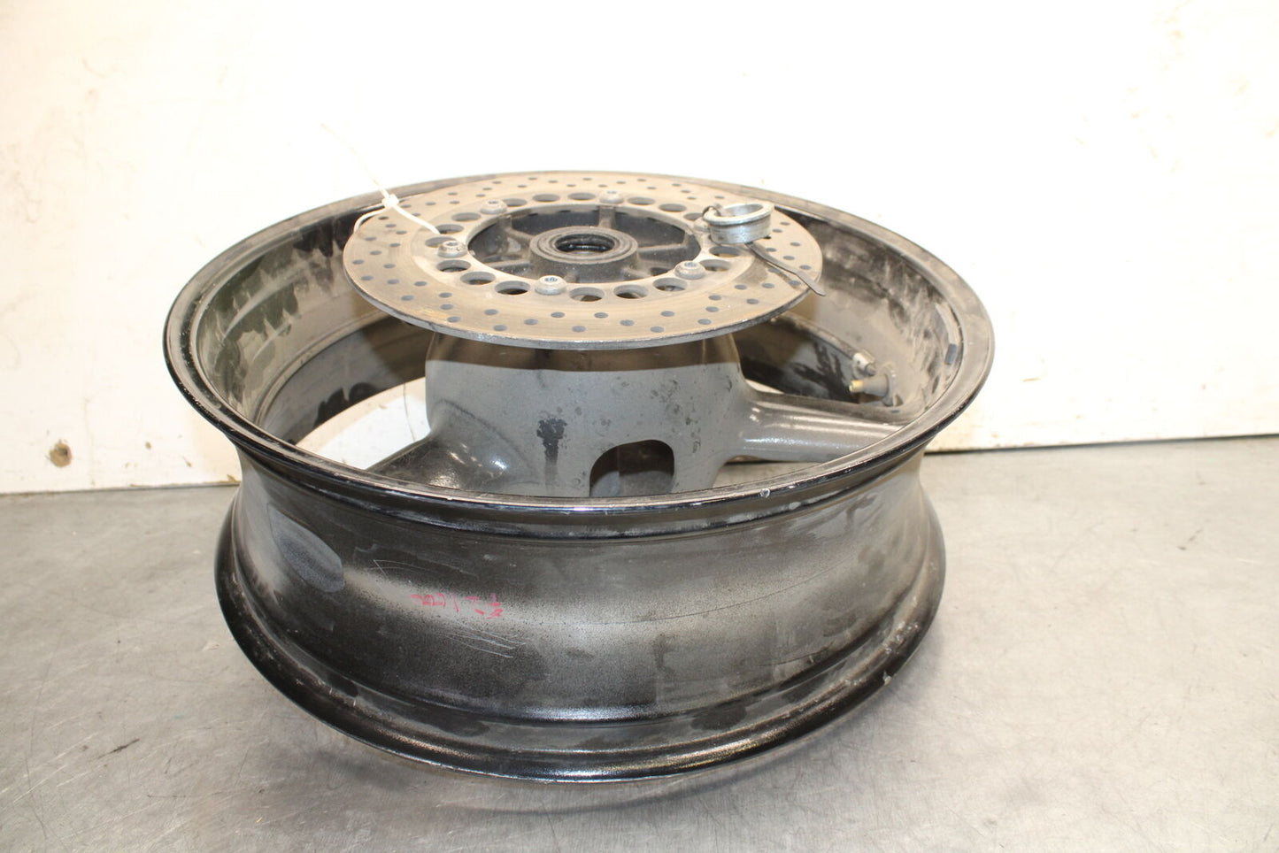 91-93 YAMAHA FZR1000 REAR WHEEL BACK RIM BB28