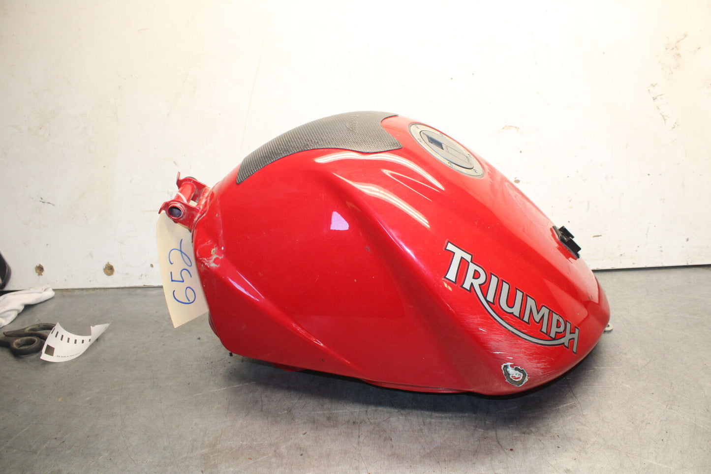 09-11 TRIUMPH DAYTONA 675 GAS TANK FUEL CELL PETROL RESERVOIR BB652