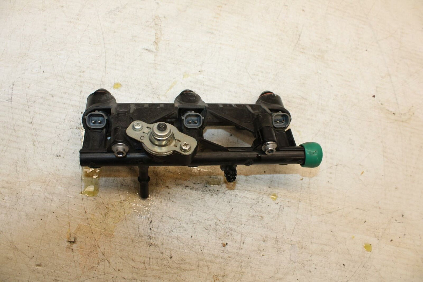 16-21 YAMAHA XSR900 SECONDARY FUEL INJECTORS TOP AIRBOX GAS RAIL BB362