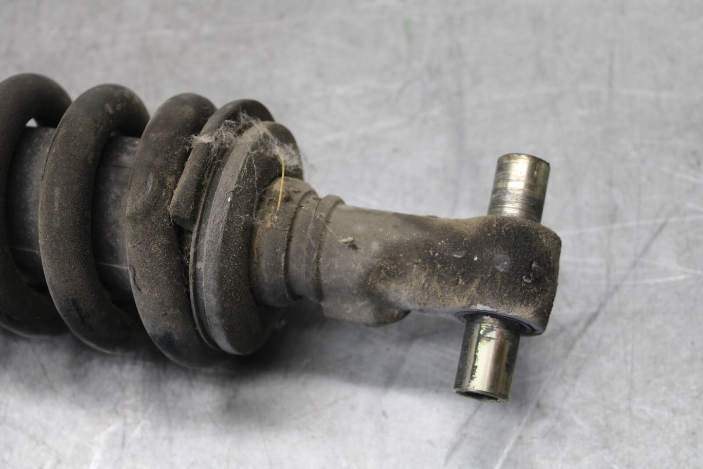 01-06 TRIUMPH TIGER 955I REAR BACK SHOCK ABSORBER SUSPENSION BB693