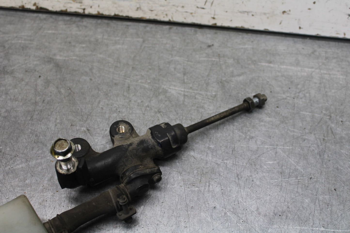 85-86 SUZUKI MADURA 1200 REAR BACK BRAKE MASTER CYLINDER W RESERVOIR BB691