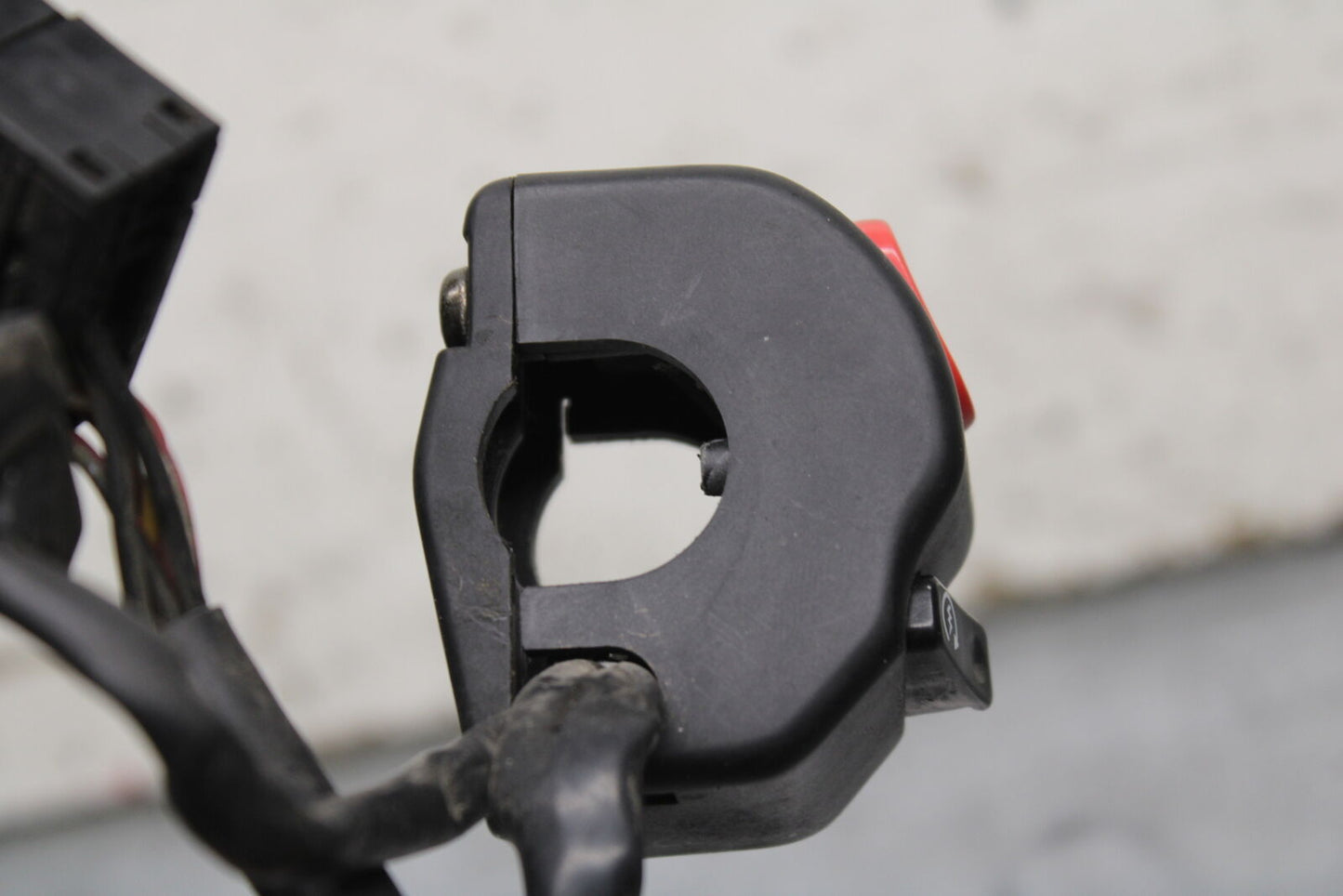 03-04 TRIUMPH DAYTONA 600 RIGHT CLIP ON KILL OFF START SWITCH SWITCHES BB745