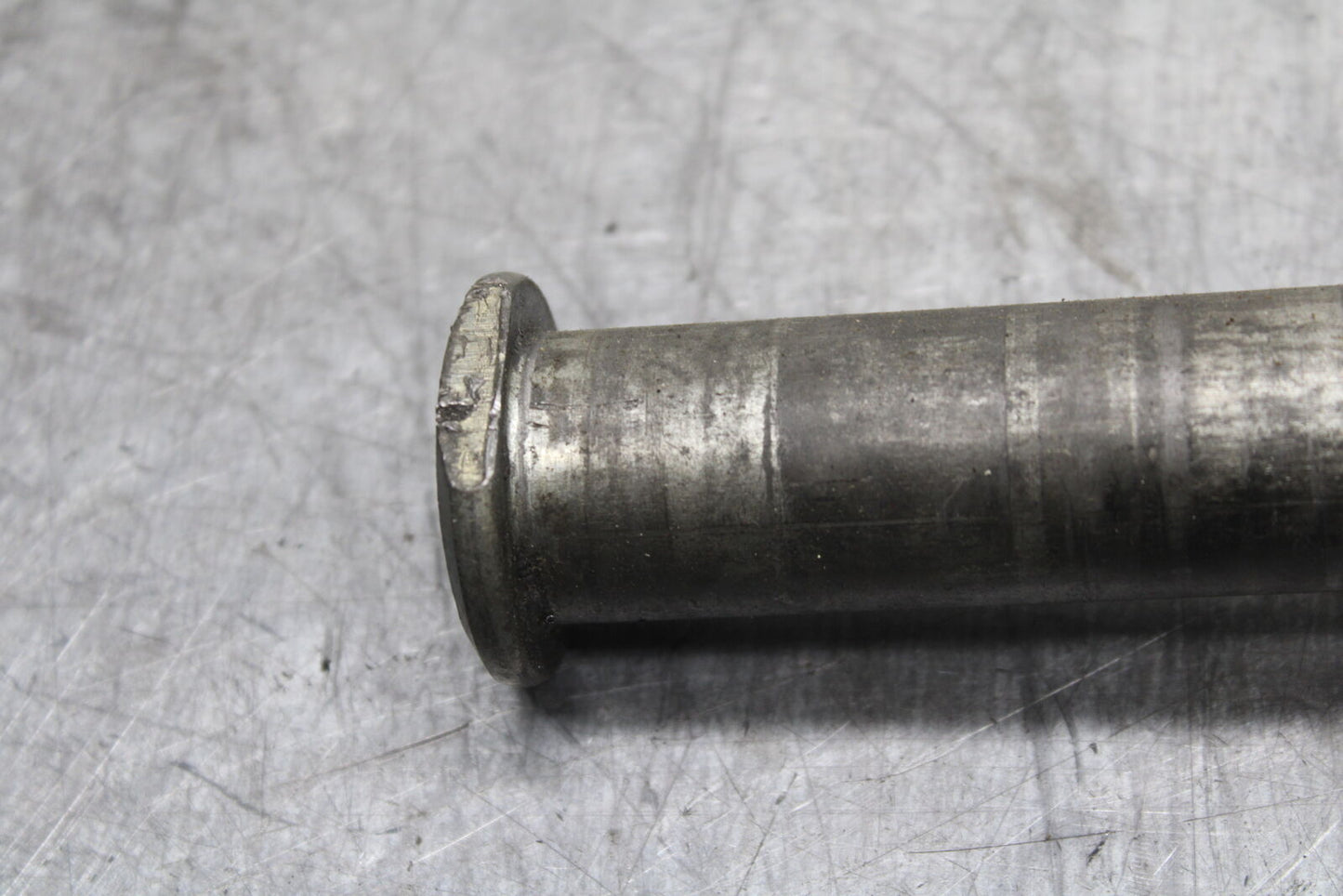 01-03 SUZUKI GSXR600 REAR AXLE BACK WHEEL RIM PIVOT BOLT AXEL BB336