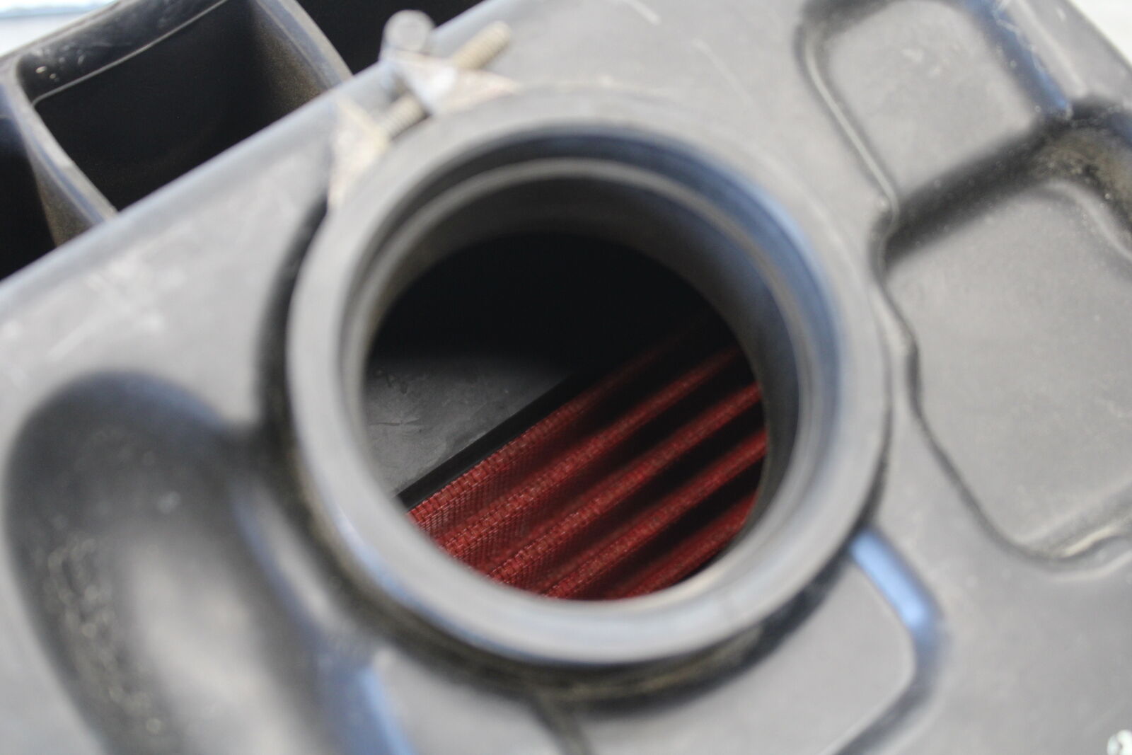 03-07 SUZUKI SV1000S AIRBOX AIR INTAKE FILTER BOX BB657