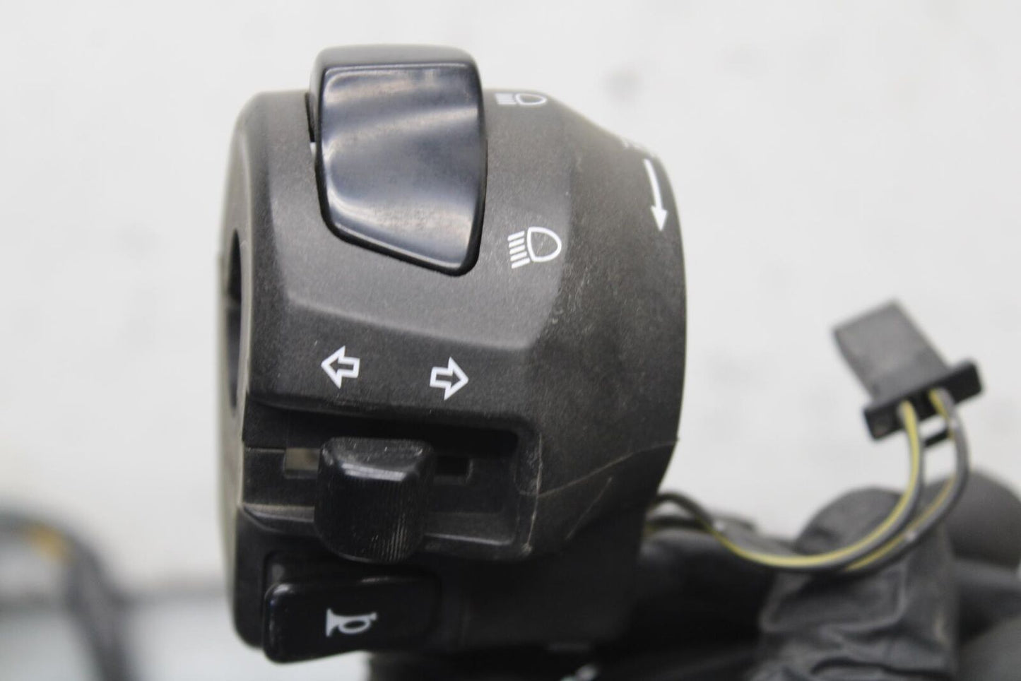 01-03 SUZUKI GSXR600 LEFT CLIP ON HANDLE HORN SIGNALS SWITCH  BB633
