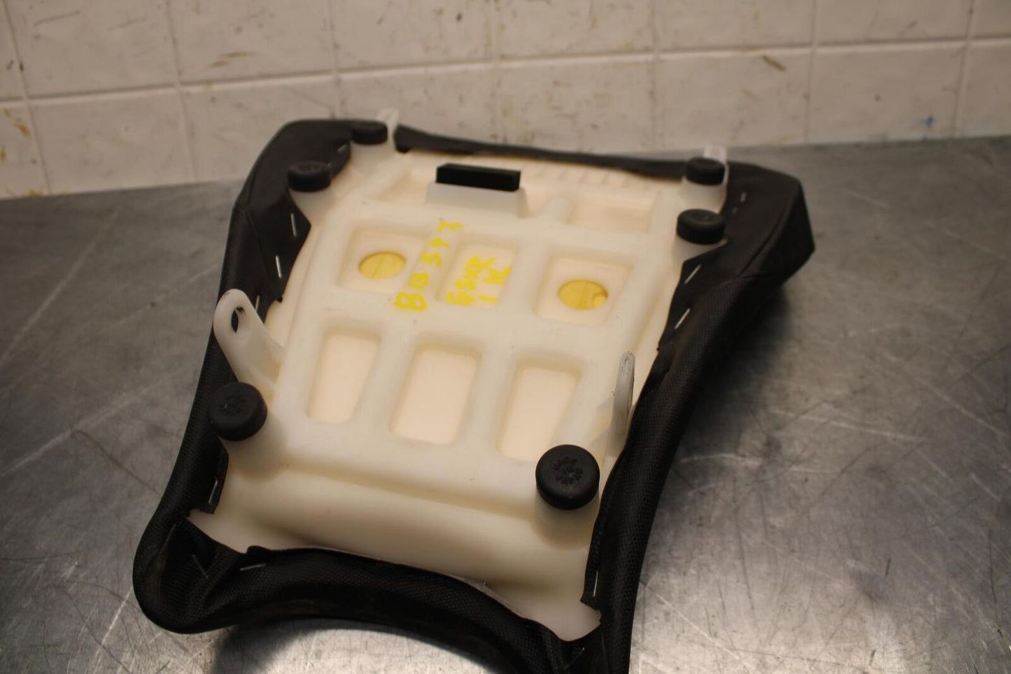 20 SUZUKI GSXR 1000 FRONT DRIVERS SEAT PAD SADDLE PILLION BB597
