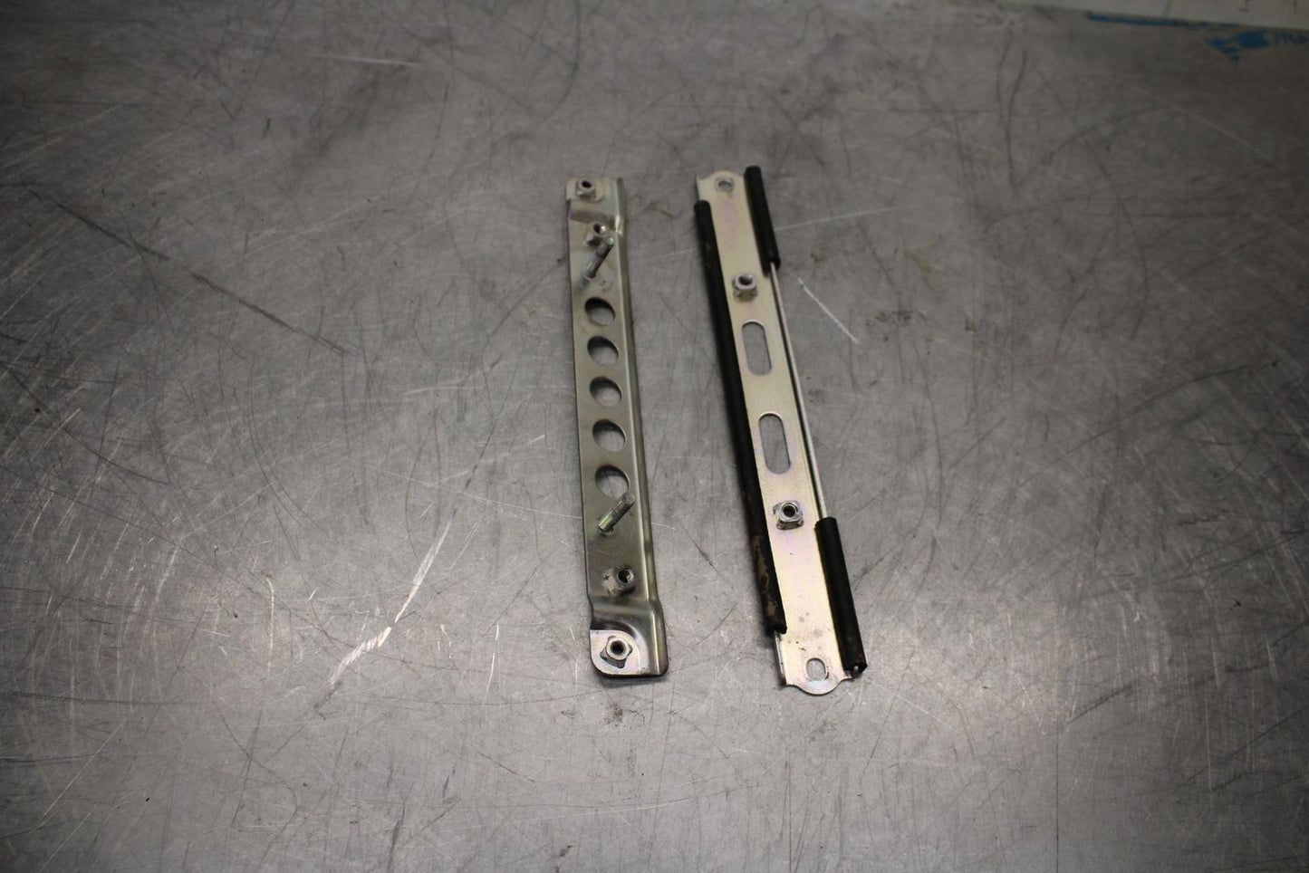 07-08 KAWASAKI CONCOURS 1400 ABS GAS TANK PETROL RESERVOIR BRACKETS BB449