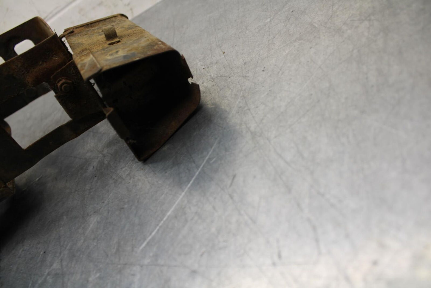 75 SUZUKI GT 550 TOOL BOX BATTERY BOX BB72