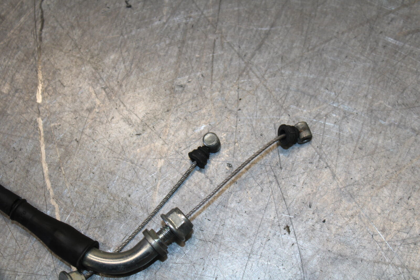09-11 DUCATI 1198 DOMINO THROTTLE CABLE LINE HOUSING GUIDE BB705