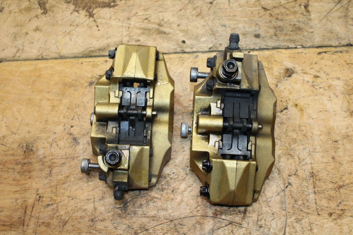 98-05 HONDA SUPER HAWK 1000 VTR1000F RIGHT LEFT FRONT BRAKE CALIPER SET BB341