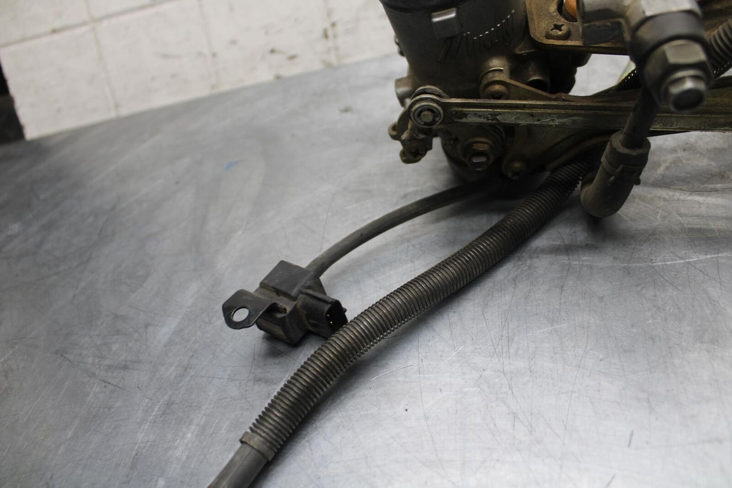 1998 Suzuki TL1000S MAIN FUEL INJECTORS / THROTTLE BODIES
