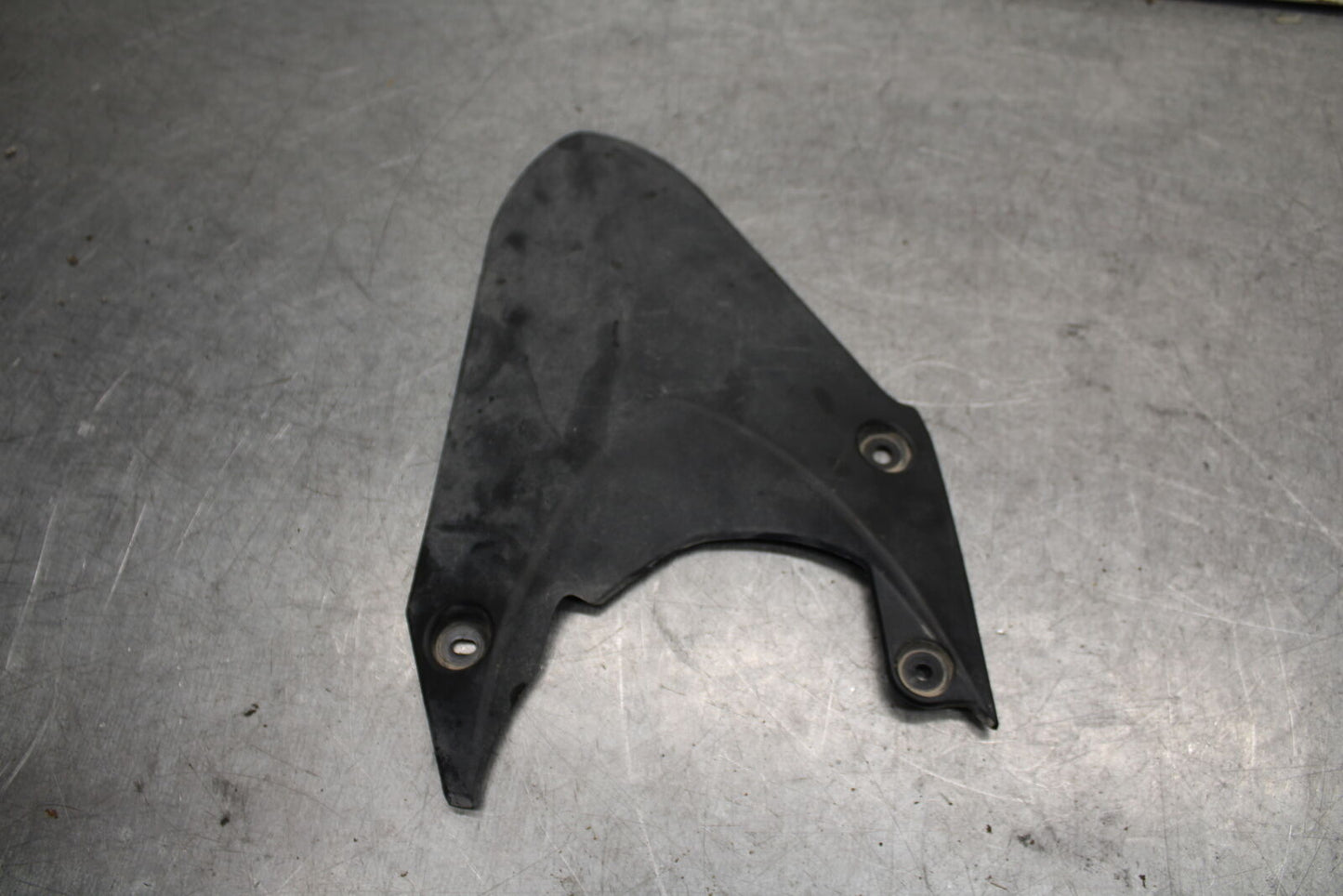 09-11 TRIUMPH DAYTONA 675 REAR BACK WHEEL TIRE HUGGER FENDER BB652