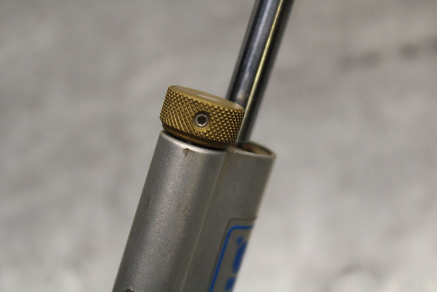 04-05 SUZUKI GSXR600 OHLINS STEERING DAMPER STABILIZER BB658