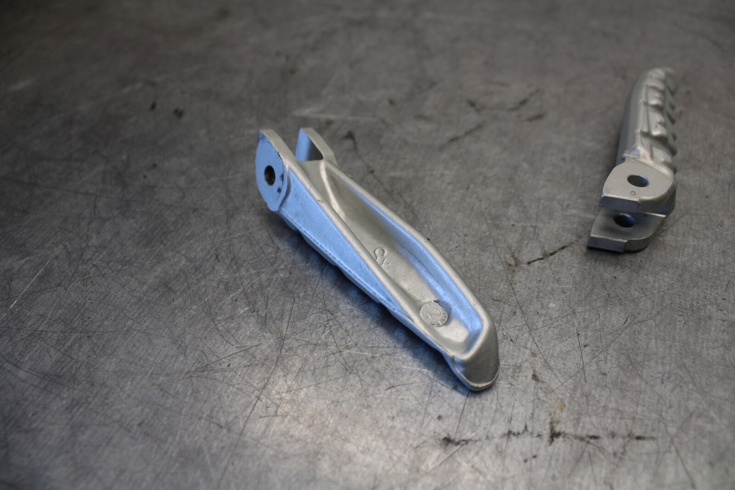 07-08 DUCATI 1098 FRONT FOOT RESTS PEGS STEPS SET PAIR BB699