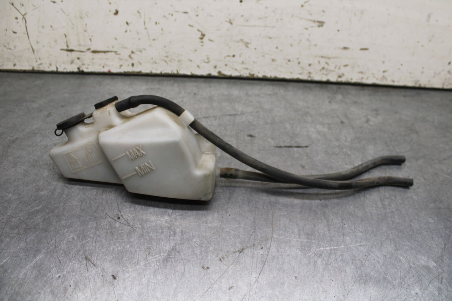 03-04 TRIUMPH DAYTONA 600 COOLANT WATER TANK RESERVOIR BOTTLE BB745