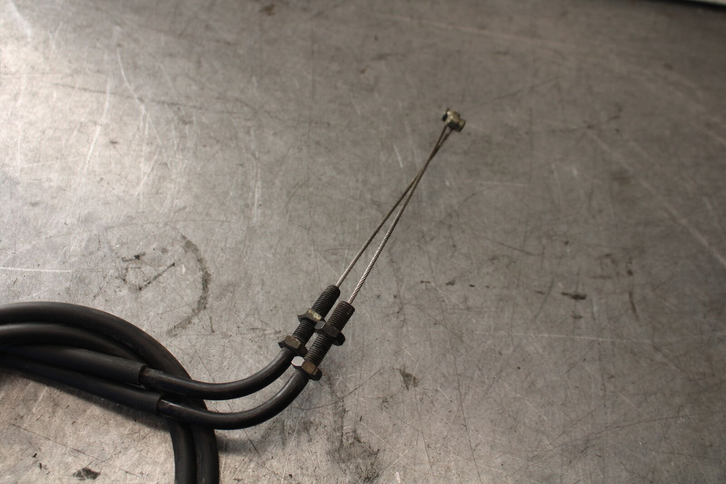 07-08 TRIUMPH DAYTONA 675 THROTTLE CABLES LINES BB685