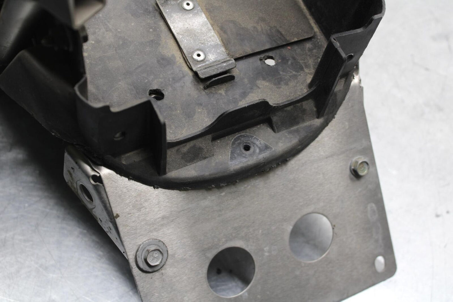 1999 Suzuki GSXR600 REAR SUBFRAME BACK SUB FRAME 41200-33E20 43980-33E20 BB580
