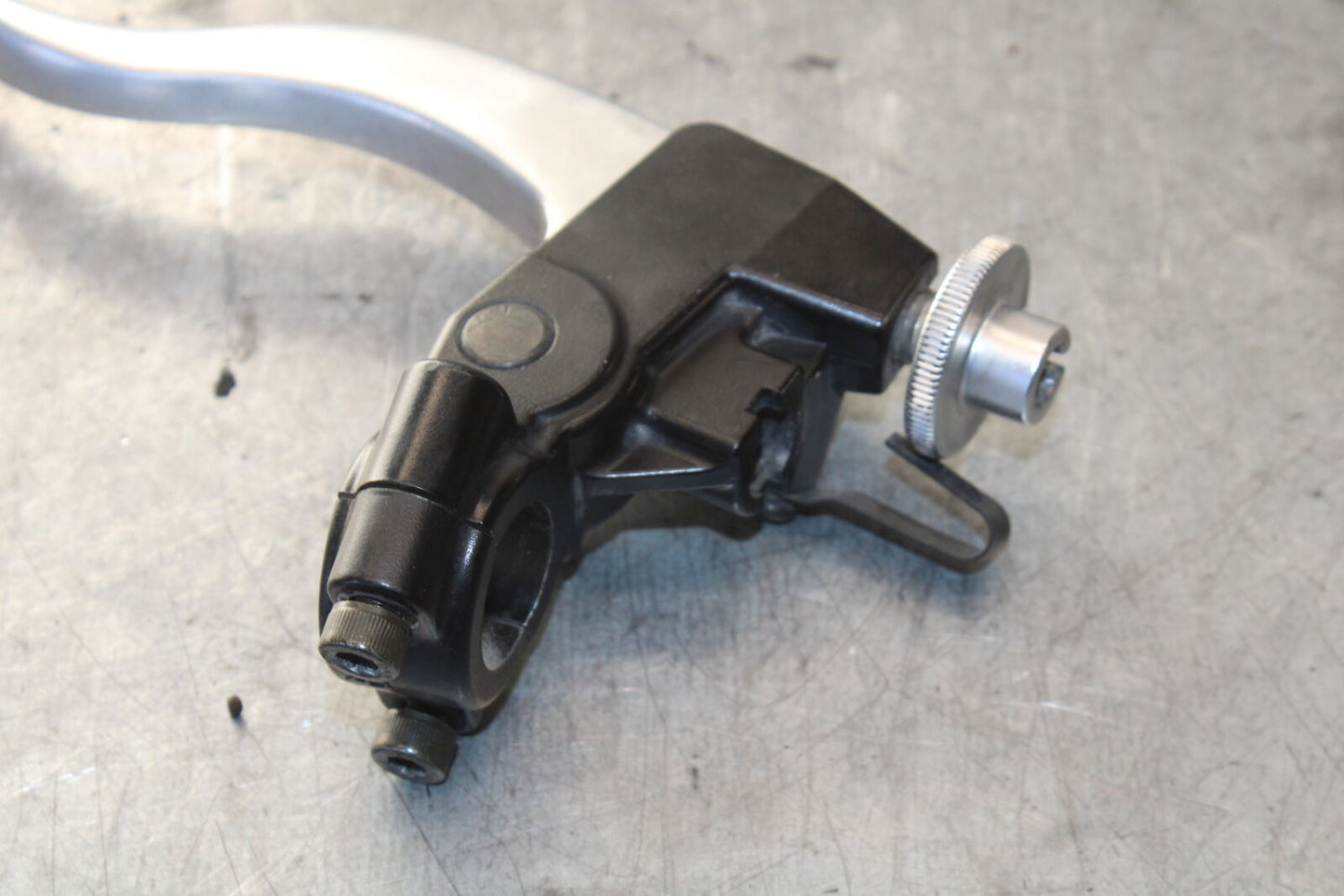 07-08 TRIUMPH DAYTONA 675 CLUTCH PERCH MOUNT WITH LEVER BB685