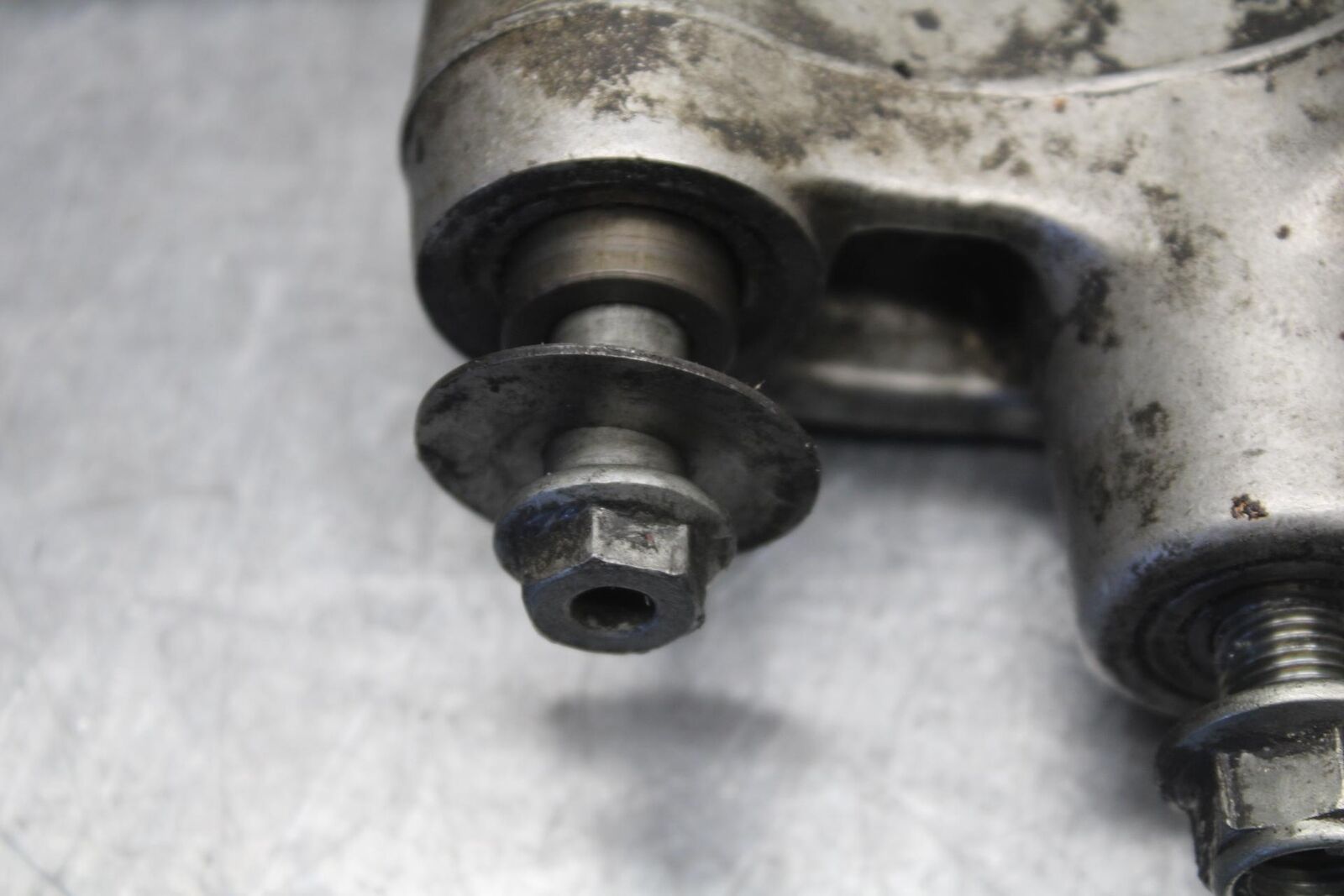 01-03 SUZUKI GSXR600 REAR DOGBONE SHOCK LINKAGE LINK 62600-35870 BB639