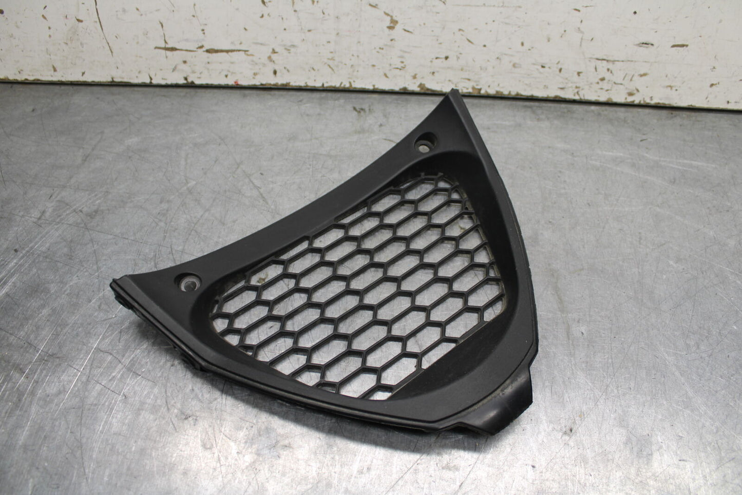 15-19 APRILIA RSV4 RF FRONT LOWER INNER EXHAUST V FAIRING COWL GUARD BB611