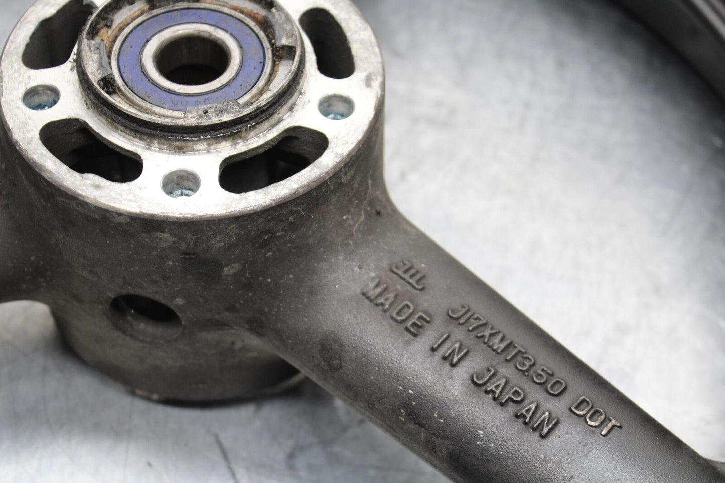 1997 Suzuki Bandit 1200 GSF1200S FRONT WHEEL BB559