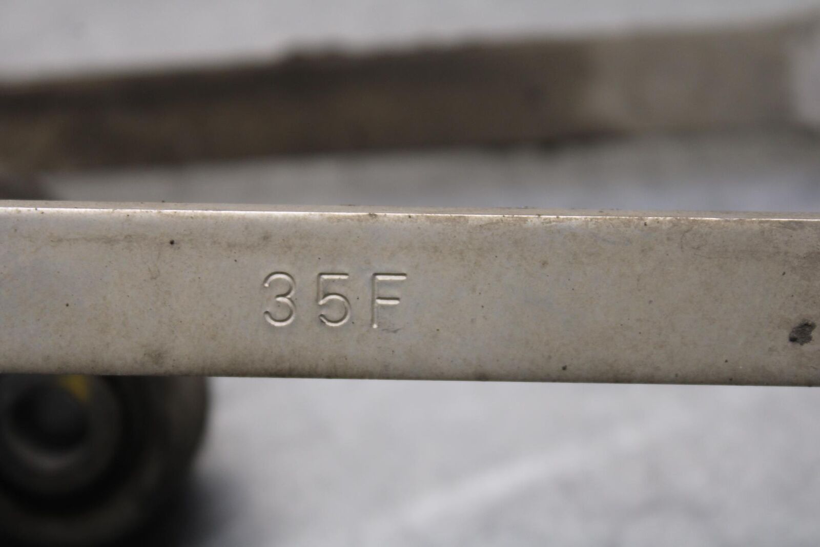 01-03 SUZUKI GSXR600 REAR DOGBONE SHOCK LINKAGE LINK 62600-35870 BB633