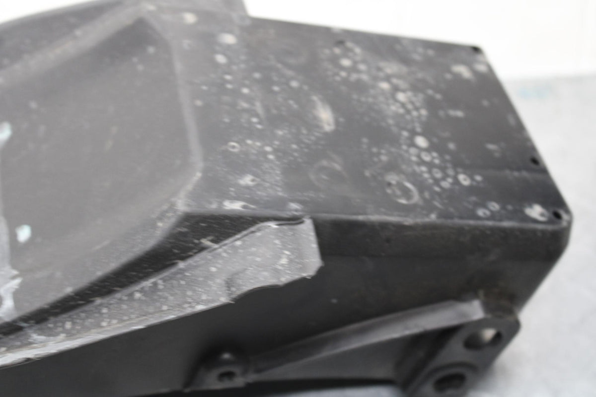 22-23 YAMAHA YZF R7 REAR BACK TAIL UNDERTAIL BATTERY TRAY PLASTIC BB583