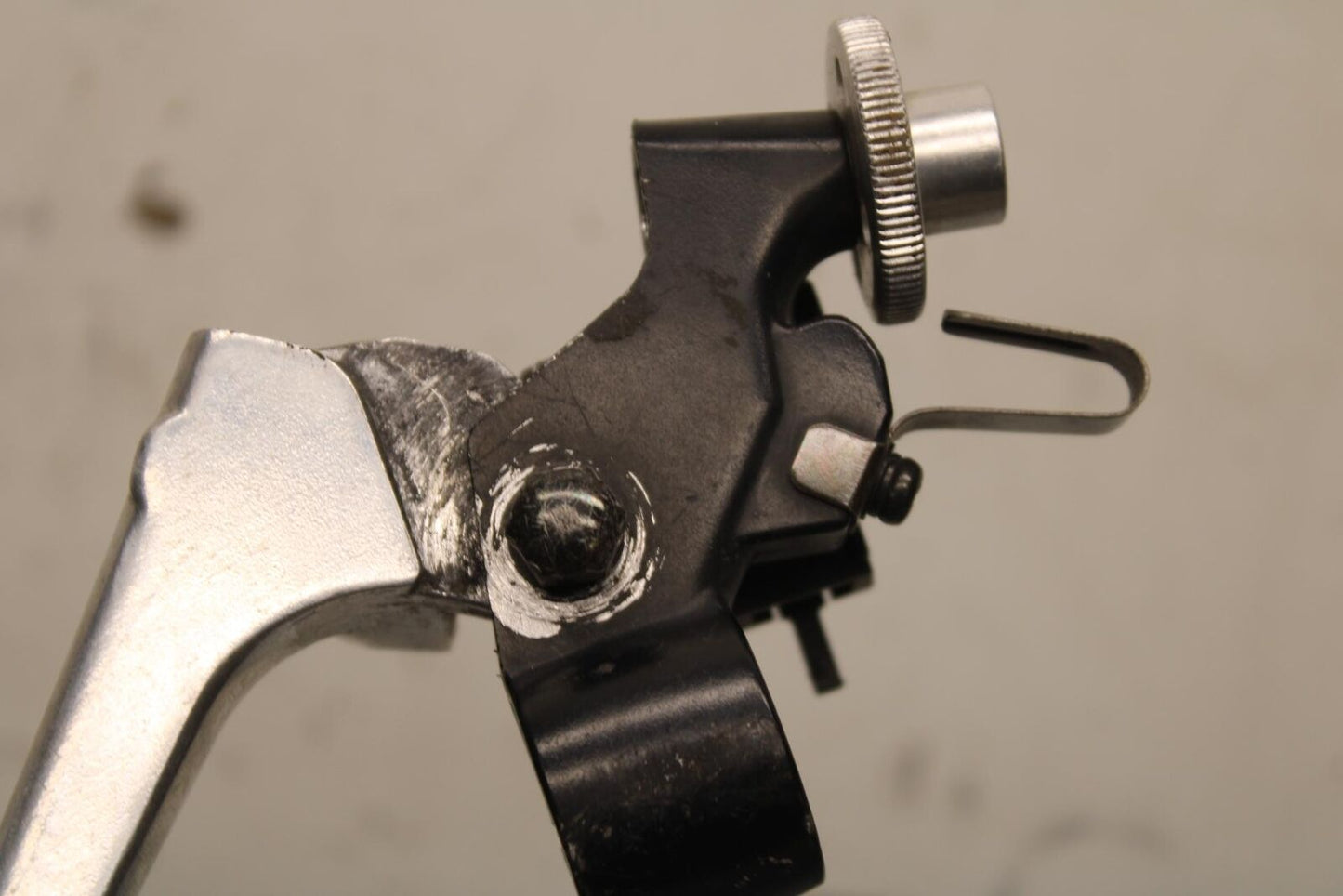 01-03 SUZUKI GSXR600 CLUTCH PERCH MOUNT WITH LEVER  BB633