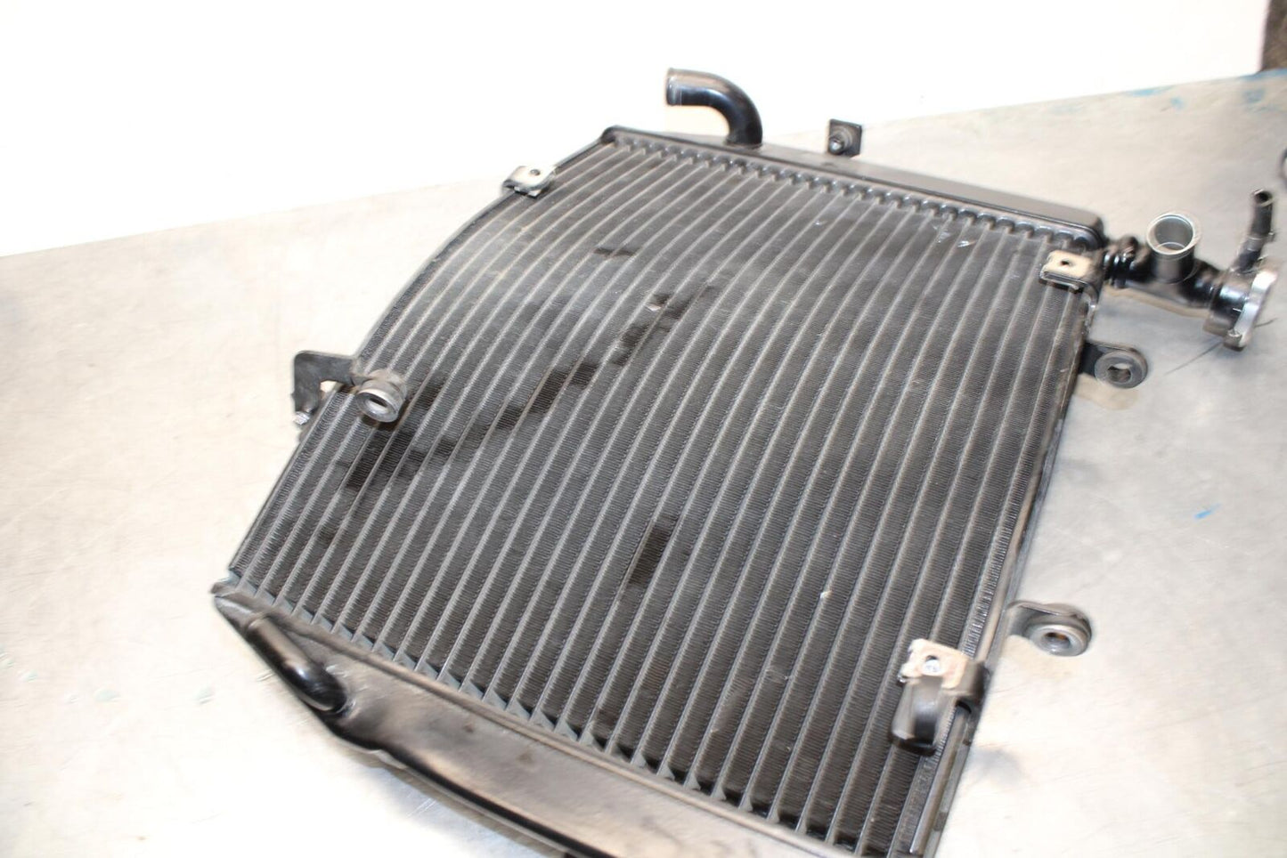 2012 Triumph Daytona 675R ENGINE RADIATOR MOTOR COOLING RADIATER BB589