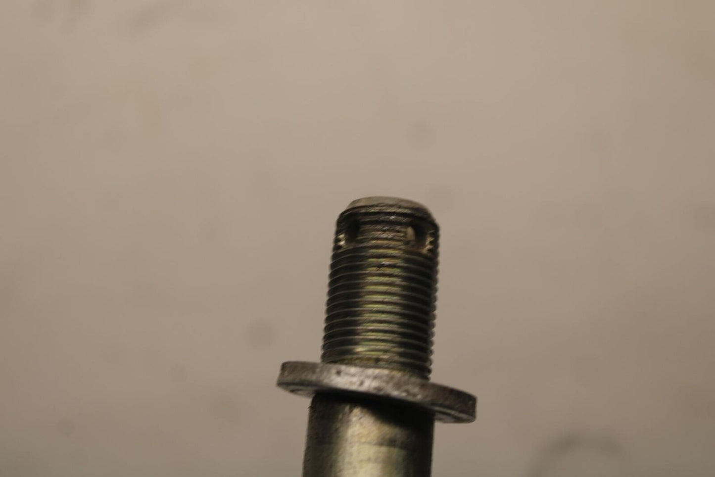 12-17 KAWASAKI ER-6N Z650 REAR AXLE BACK WHEEL RIM PIVOT BOLT AXEL BB607