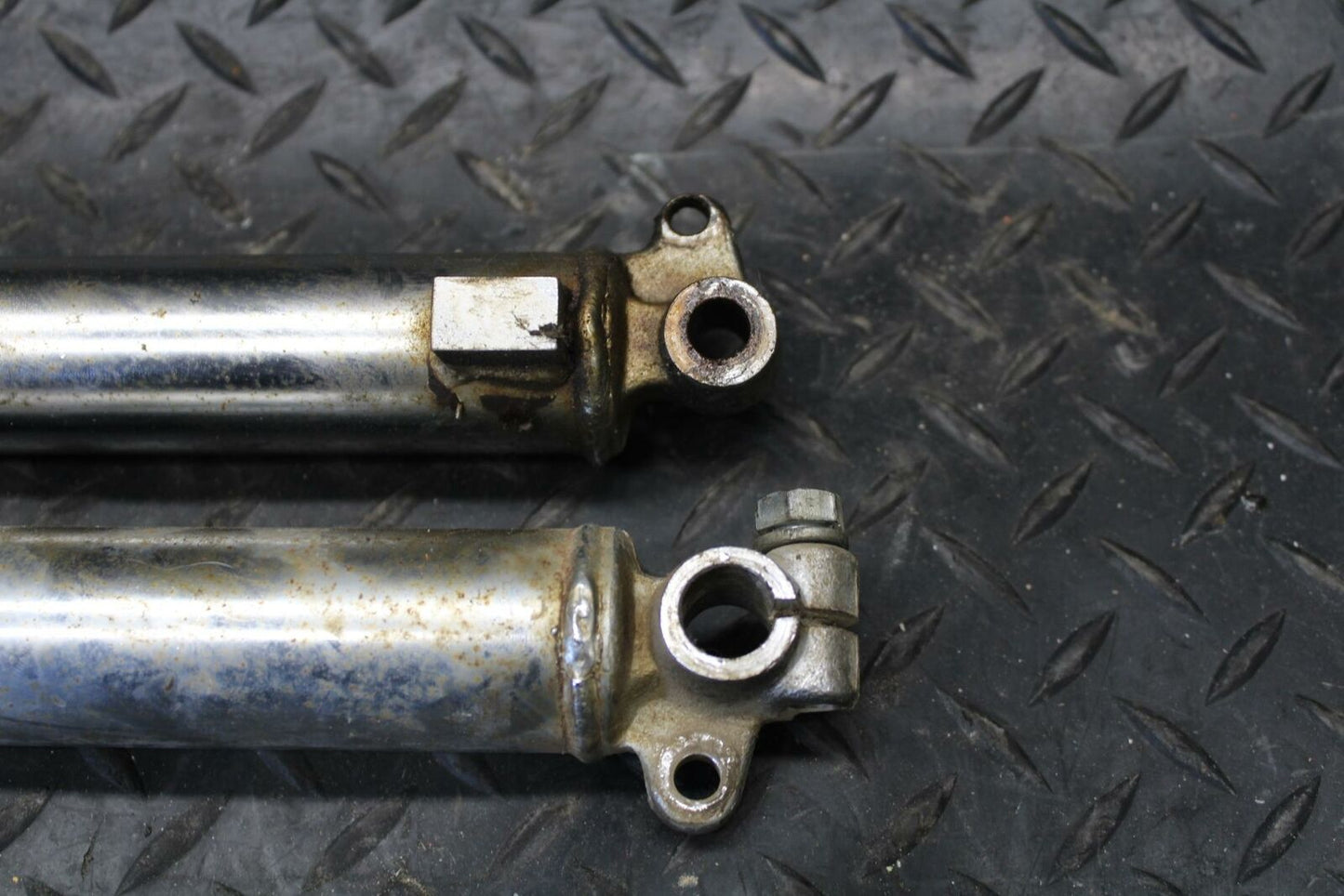 71 YAMAHA L5 RIGHT LEFT FRONT SUSPENSION FORKS SHOCKS BB230