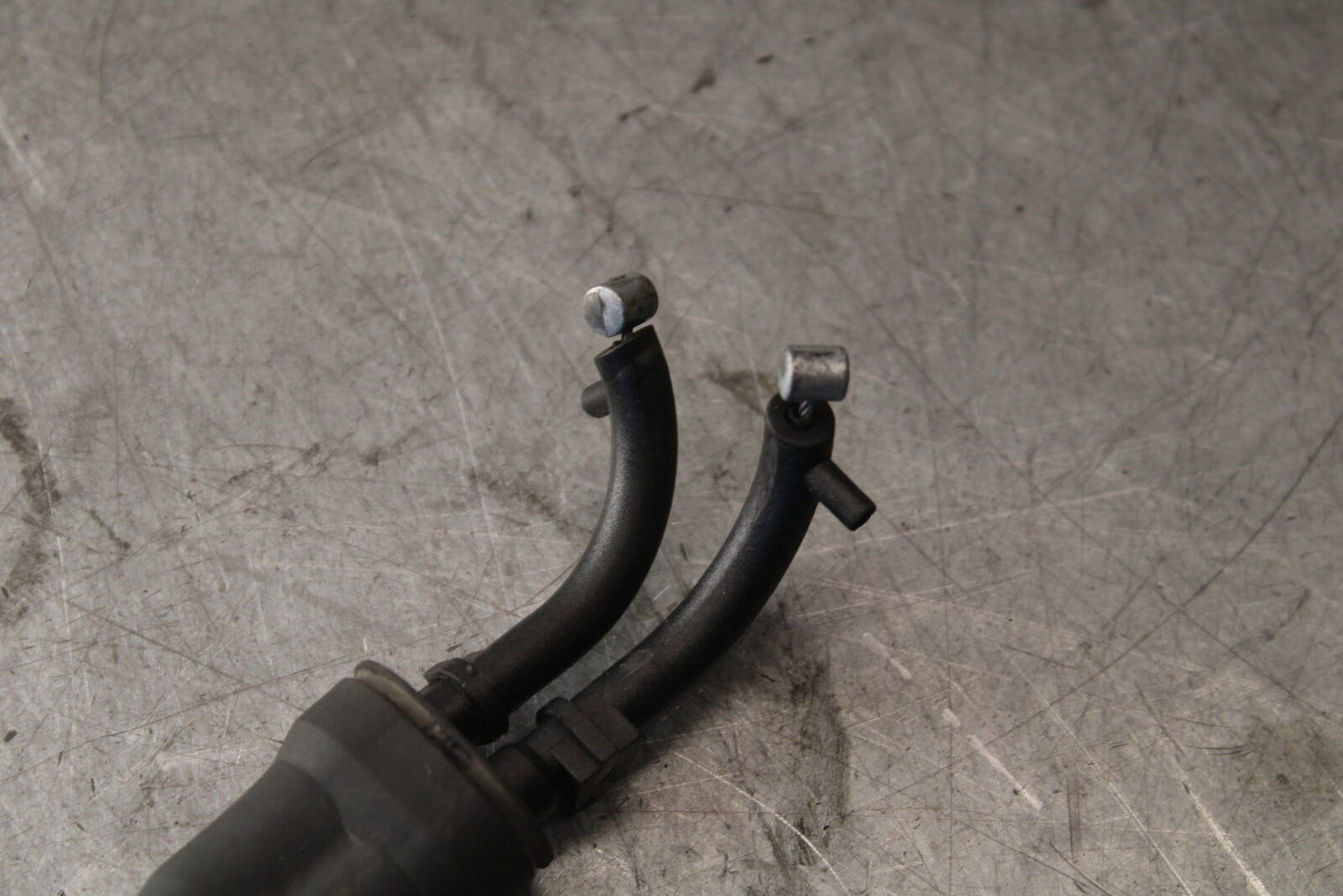 07-08 TRIUMPH DAYTONA 675 THROTTLE CABLES LINES BB685