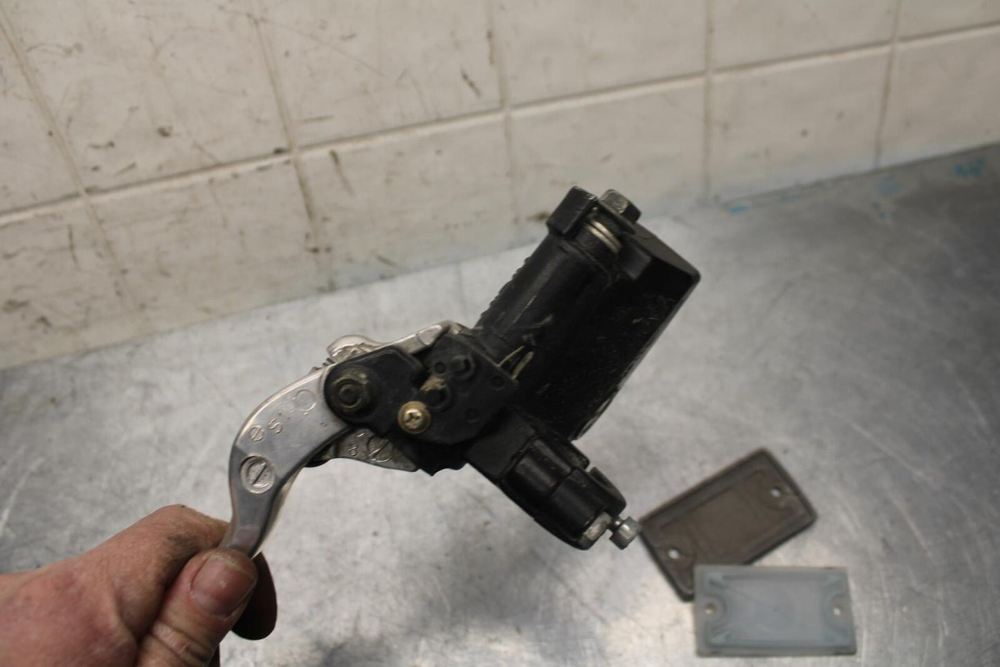 2003 Suzuki Vstrom 1000 DL1000 FRONT BRAKE MASTER CYLINDER w/ LEVER BB07