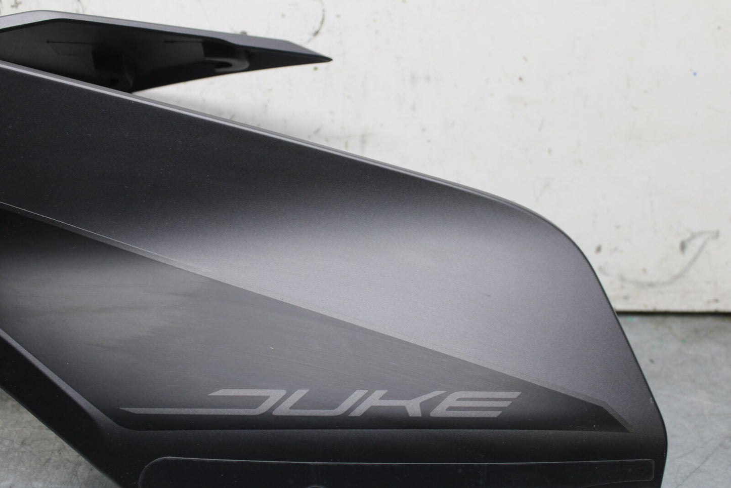 17-24 KTM 390 DUKE LEFT FRONT UPPER MID SIDE FAIRING COWL PLASTIC BB734