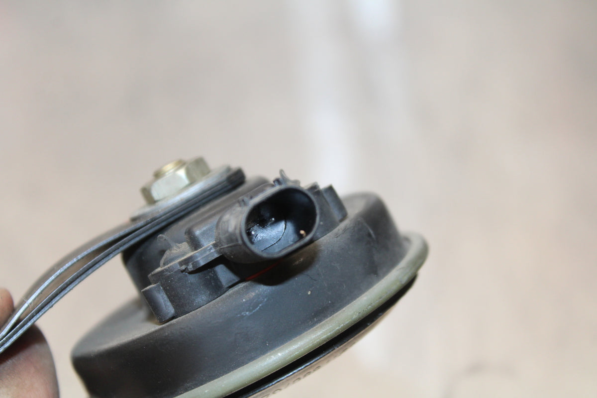 06-12 BMW F800ST HORN SIGNAL BB144