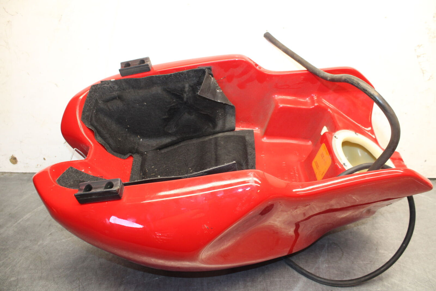06-07 DUCATI MONSTER 695 GAS TANK FUEL CELL PETROL RESERVOIR BB674