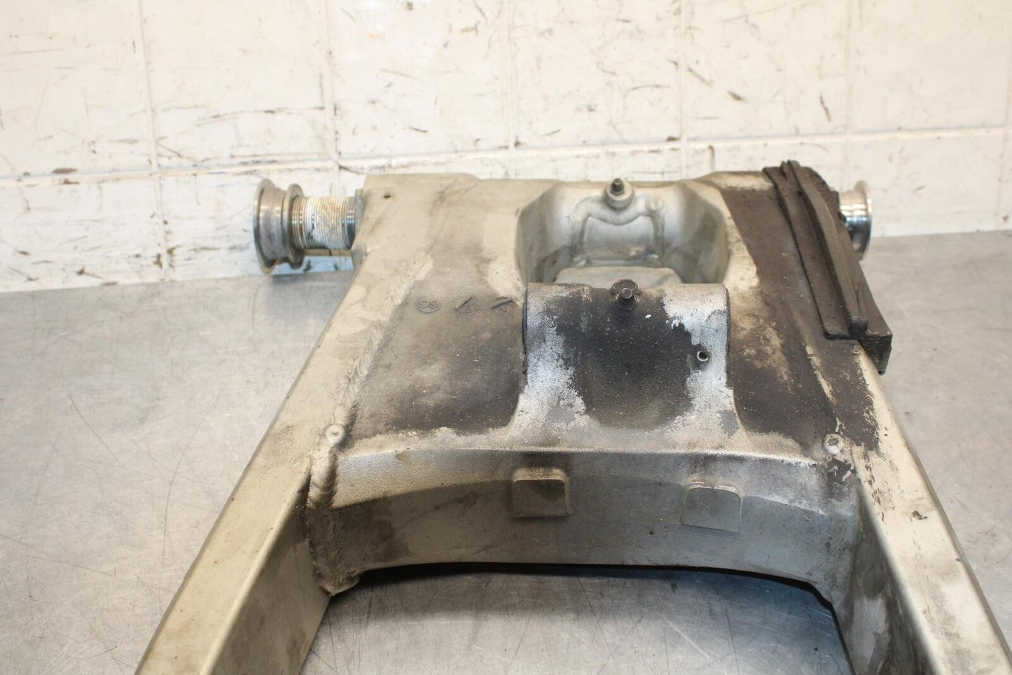 2000 Kawasaki Ninja ZX12R ZX1200A REAR SWINGARM BACK SUSPENSION BB565